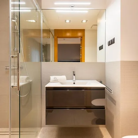 Apartment Flatbook - Center Deo Plaza Ii